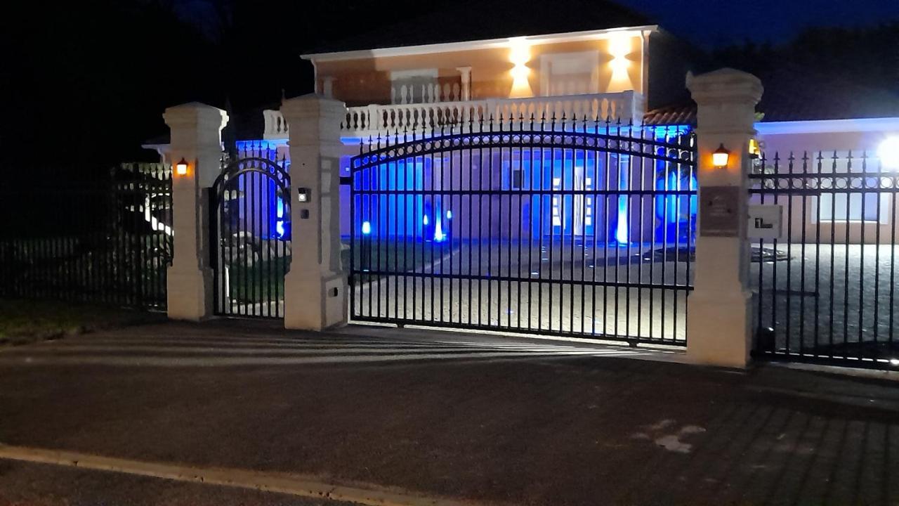 Villa Des Chenes-Adult Only Saint-Doulchard Zewnętrze zdjęcie